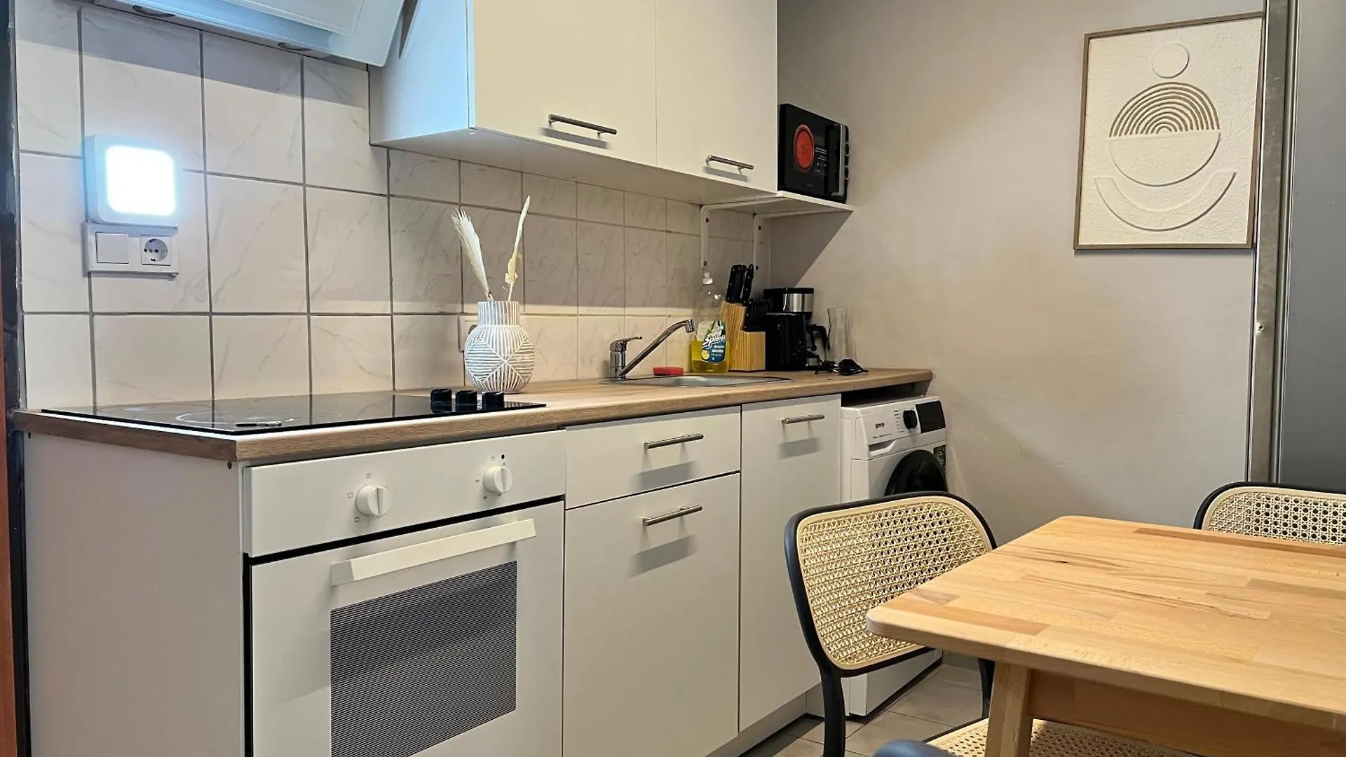 Stylish Modern Studio For 4P With Private Garden Viena 0*,  Austria