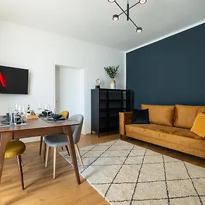 Bright Stylish With A Huge Terrace In A Location Appartamento